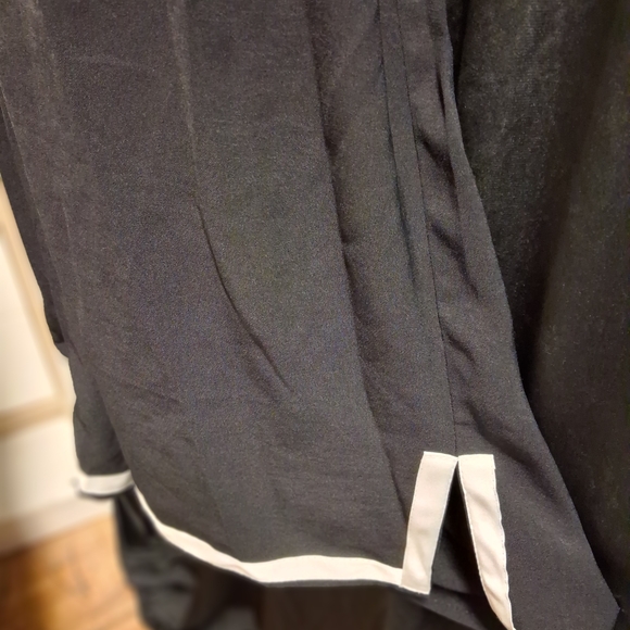 SHEIN Black and White Trim Capris Set - Picture 5 of 5